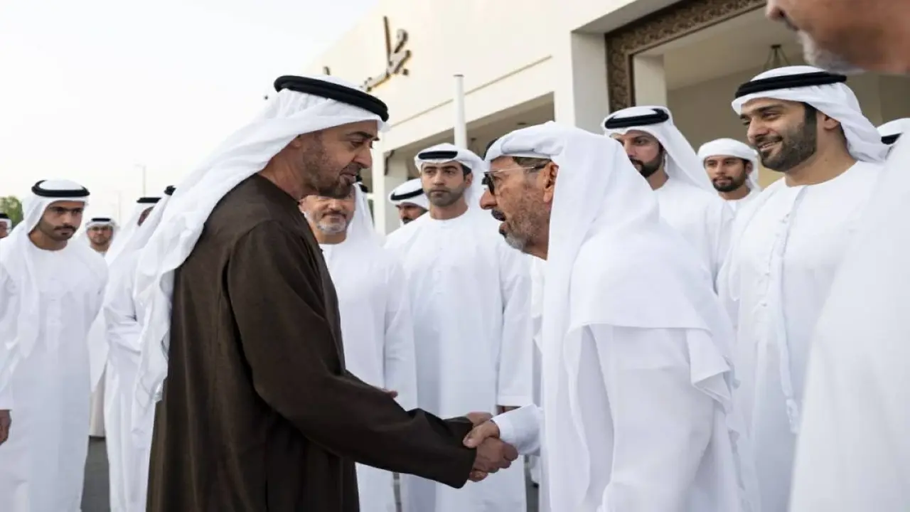 محمد بن زايد يقدم تعازيه في وفاة أحمد الحمادي وفاطمة علي أحمد